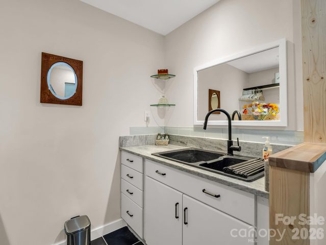 200 Piney Mountain Road, Tryon, NC 28782