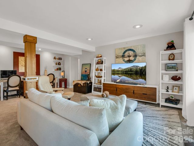 200 Piney Mountain Road, Tryon, NC 28782