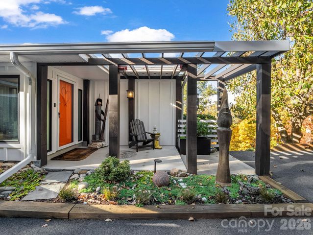 200 Piney Mountain Road, Tryon, NC 28782