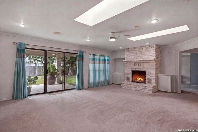 1633 WILLOW CREEK RD, Seguin, TX 78155