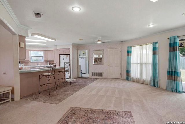 1633 WILLOW CREEK RD, Seguin, TX 78155