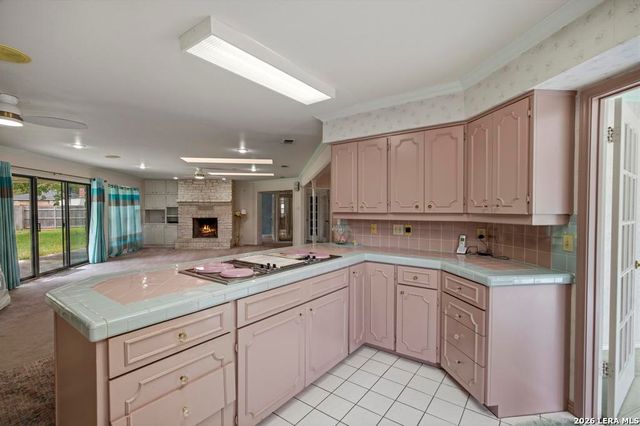 1633 WILLOW CREEK RD, Seguin, TX 78155