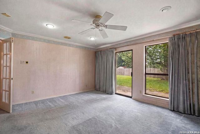 1633 WILLOW CREEK RD, Seguin, TX 78155
