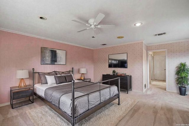 1633 WILLOW CREEK RD, Seguin, TX 78155