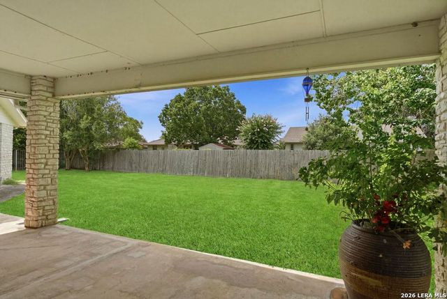1633 WILLOW CREEK RD, Seguin, TX 78155