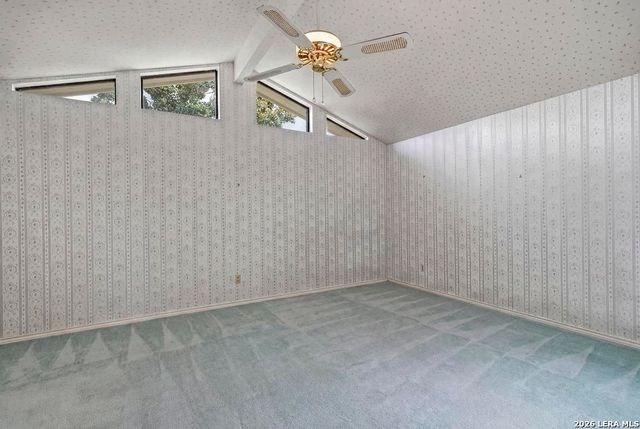 1633 WILLOW CREEK RD, Seguin, TX 78155