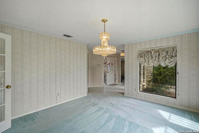 1633 WILLOW CREEK RD, Seguin, TX 78155
