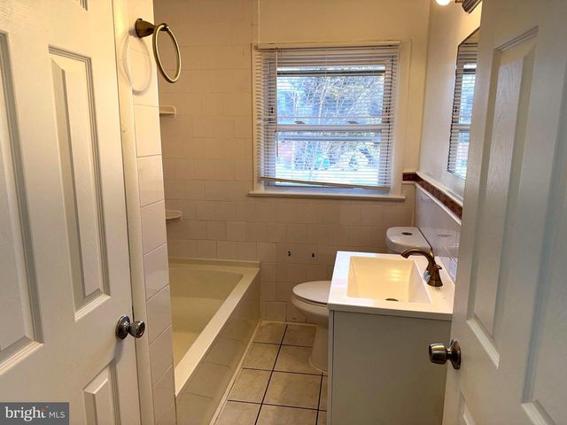 9404 48TH PL, College Park, MD 20740