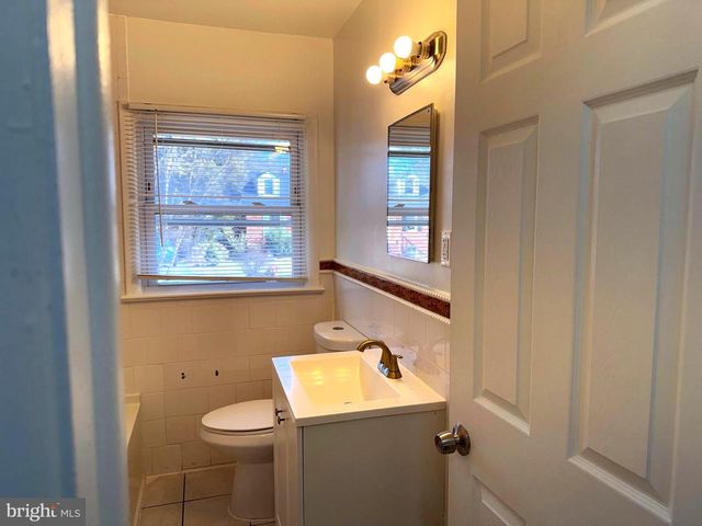 9404 48TH PL, College Park, MD 20740