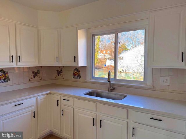 9404 48TH PL, College Park, MD 20740