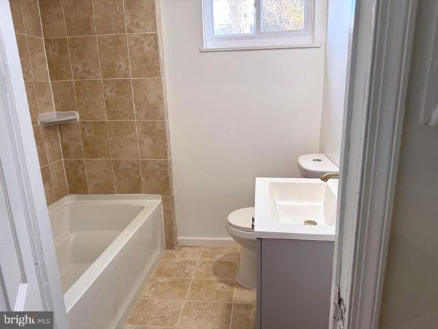 9404 48TH PL, College Park, MD 20740