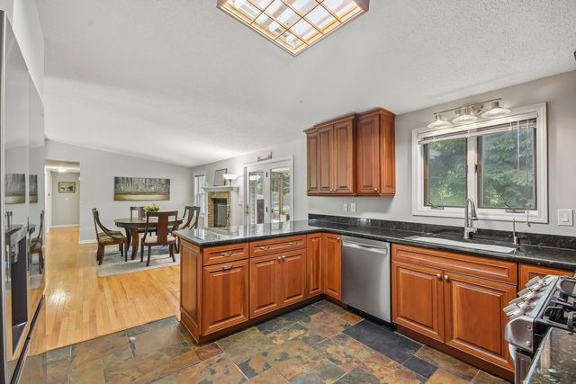 6511 SANDS Road, Crystal Lake, IL 60014