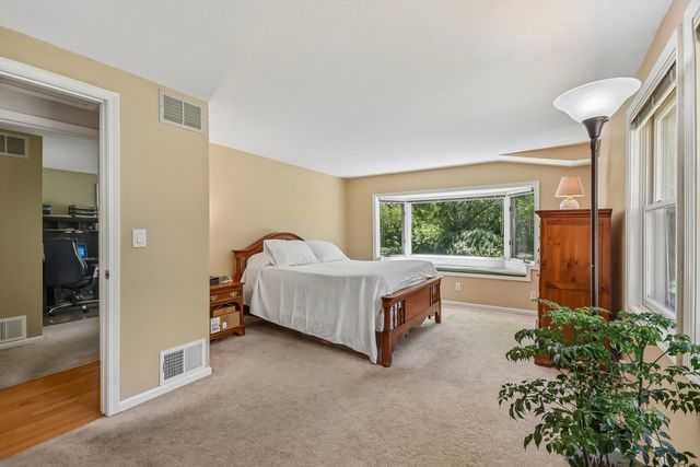 6511 SANDS Road, Crystal Lake, IL 60014