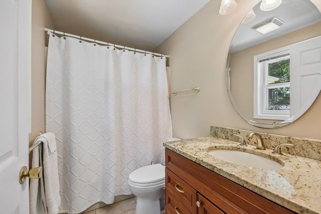 6511 SANDS Road, Crystal Lake, IL 60014