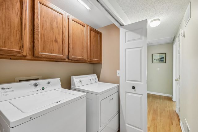 6511 SANDS Road, Crystal Lake, IL 60014