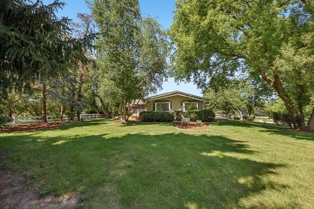 6511 SANDS Road, Crystal Lake, IL 60014