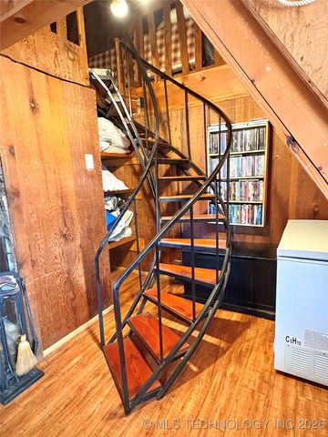 979 County Line Road, Eufaula, OK 74432