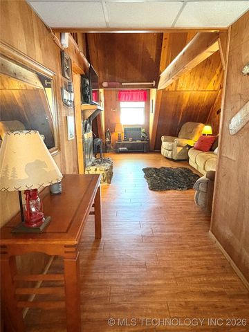 979 County Line Road, Eufaula, OK 74432