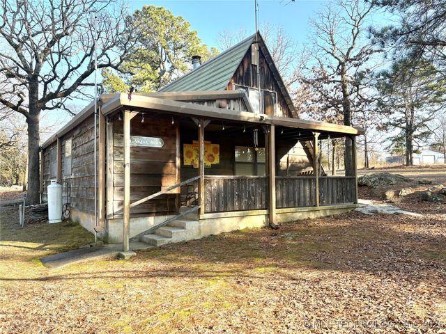 979 County Line Road, Eufaula, OK 74432