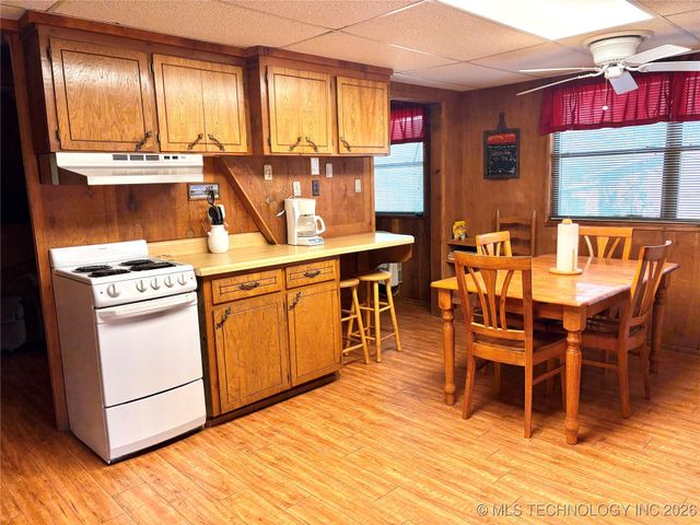 979 County Line Road, Eufaula, OK 74432