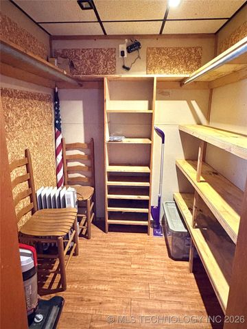 979 County Line Road, Eufaula, OK 74432