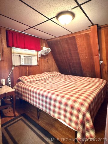 979 County Line Road, Eufaula, OK 74432