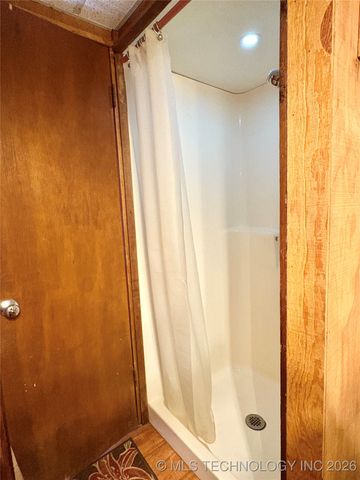 979 County Line Road, Eufaula, OK 74432