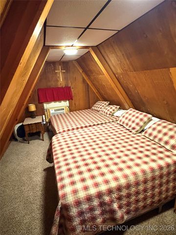 979 County Line Road, Eufaula, OK 74432