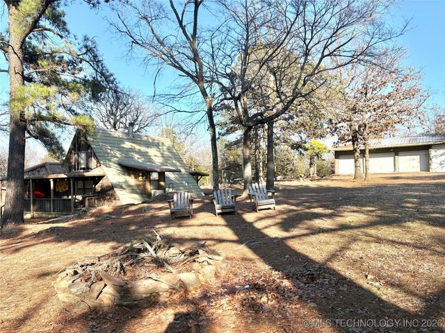 979 County Line Road, Eufaula, OK 74432