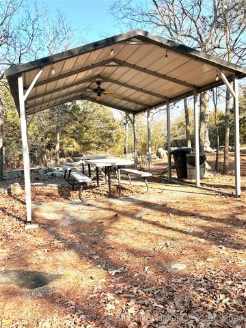 979 County Line Road, Eufaula, OK 74432