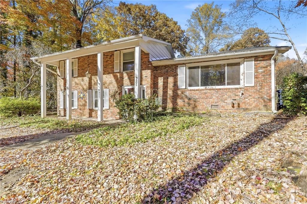 805 Lynn Dee Drive, Winston-salem, NC 27106