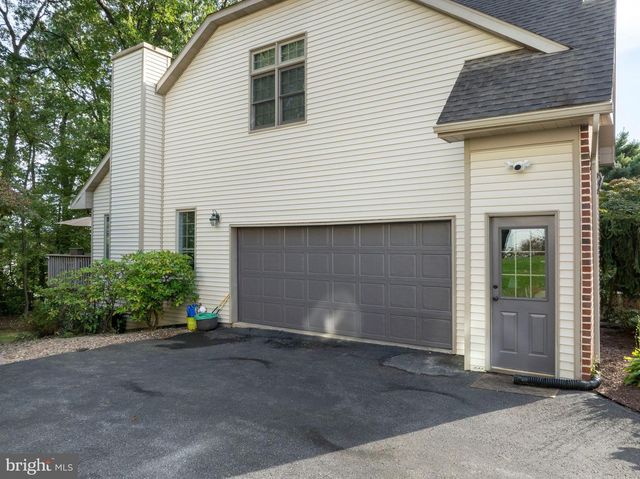 2292 OAK LEAF DR, State College, PA 16803