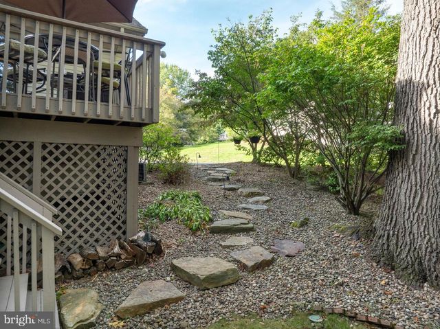 2292 OAK LEAF DR, State College, PA 16803