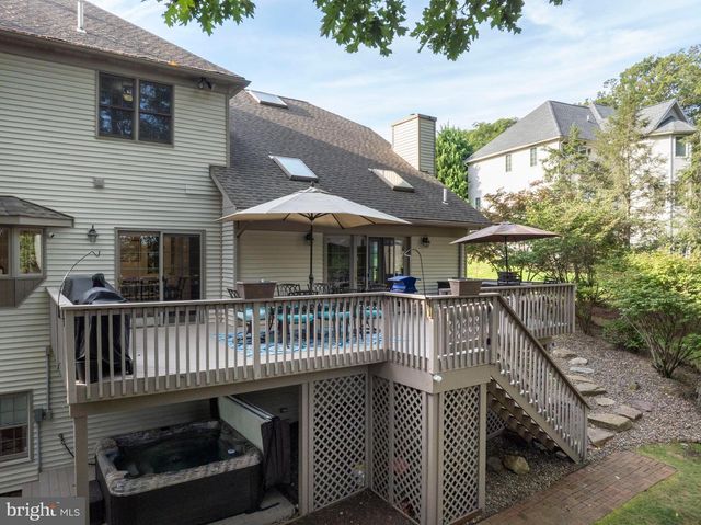 2292 OAK LEAF DR, State College, PA 16803