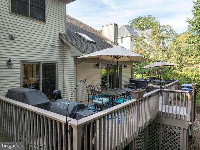 2292 OAK LEAF DR, State College, PA 16803