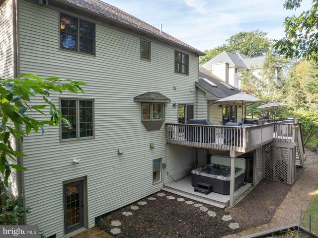 2292 OAK LEAF DR, State College, PA 16803