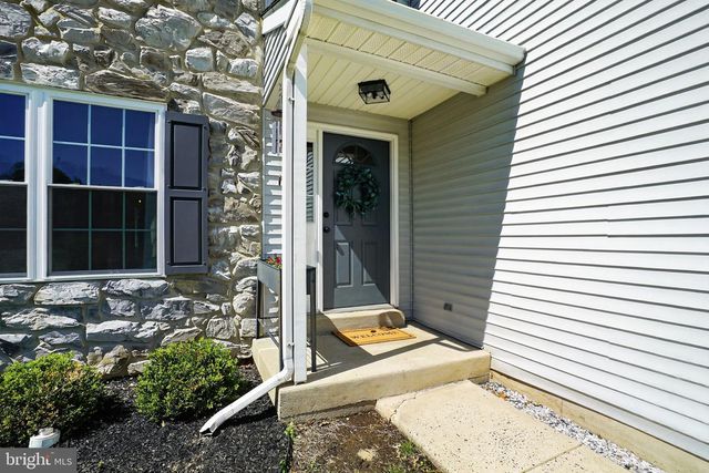 4196 MILADIES LN, Doylestown, PA 18902