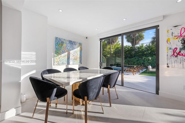 900 W 47th Ct, Miami Beach, FL 33140