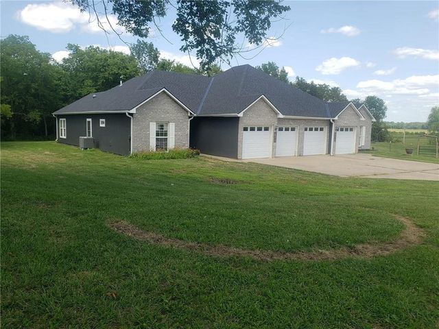 884 SW County Road Zz Highway, Garden City, MO 64747