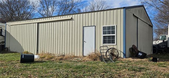 884 SW County Road Zz Highway, Garden City, MO 64747