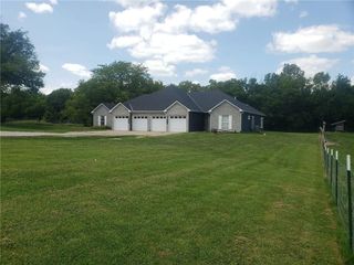 884 SW County Road Zz Highway, Garden City, MO 64747