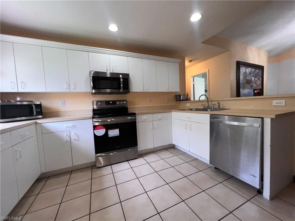 8149 Pennsylvania BLVD, FORT MYERS, FL 33967 — photo 2