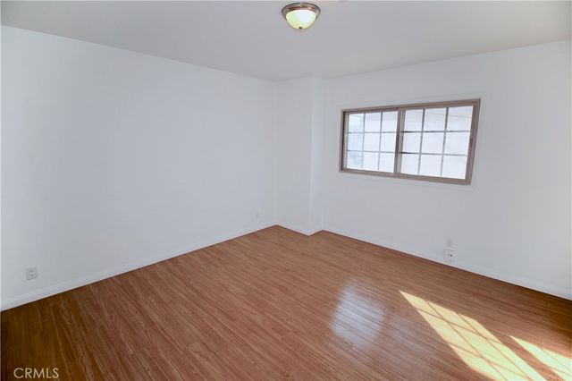 6951 Simpson Avenue 12, North Hollywood, CA 91605