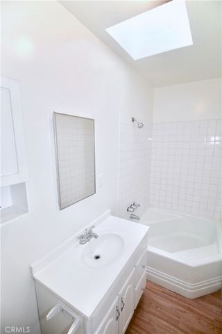 6951 Simpson Avenue 12, North Hollywood, CA 91605