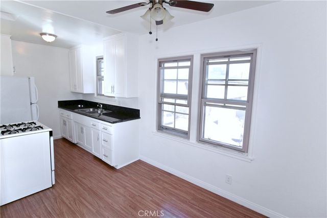 6951 Simpson Avenue 12, North Hollywood, CA 91605