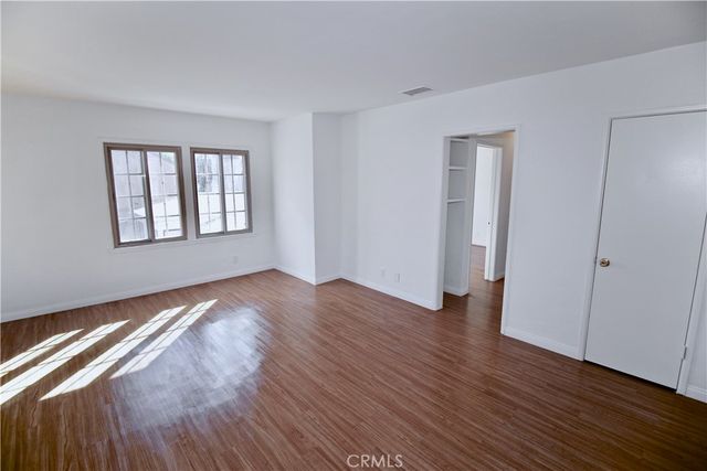 6951 Simpson Avenue 12, North Hollywood, CA 91605