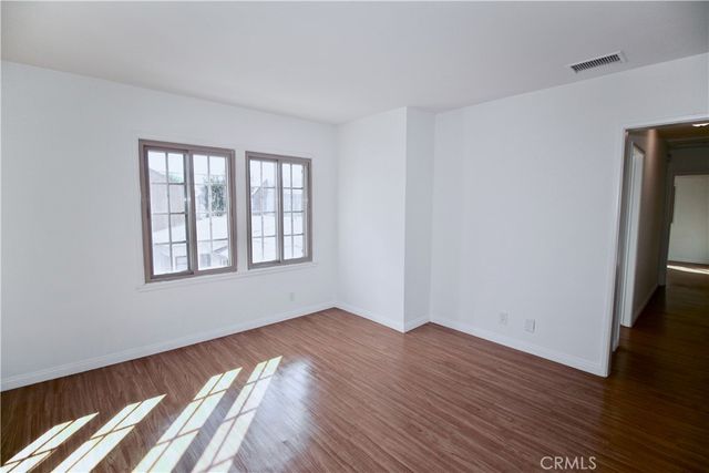 6951 Simpson Avenue 12, North Hollywood, CA 91605
