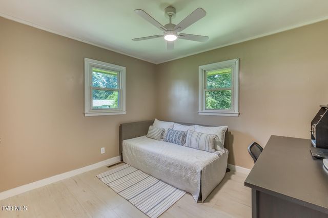 722 Rose Lane, Mount Carmel, TN 37645