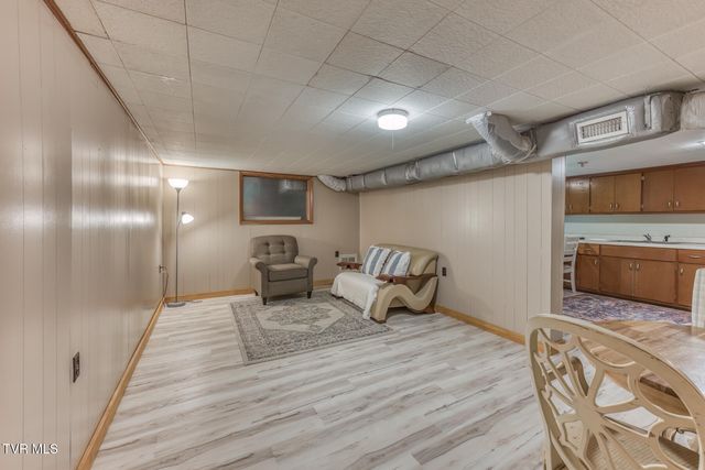 722 Rose Lane, Mount Carmel, TN 37645