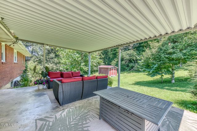722 Rose Lane, Mount Carmel, TN 37645